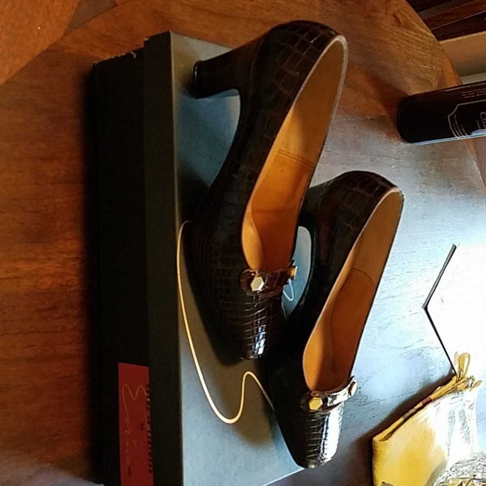 Shoes - Picture 2 of 2